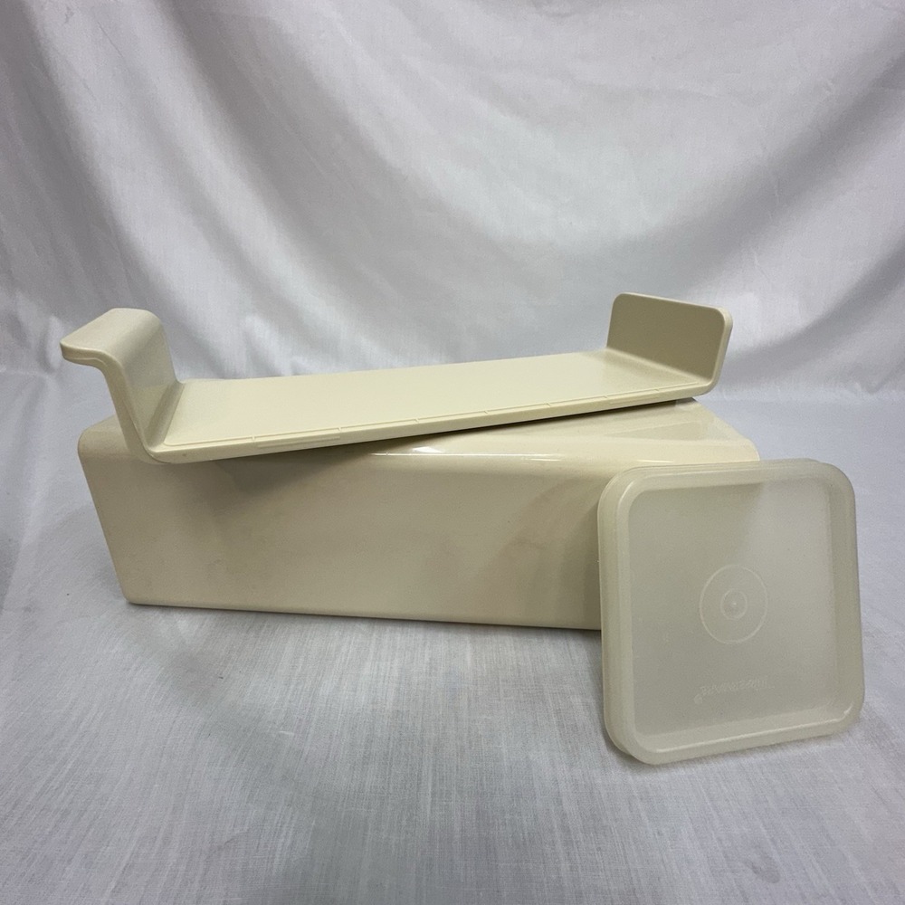 Tupperware Velveeta CHEESE/ Cracker KEEPER 1696 w Tray & Lid  Vintage
